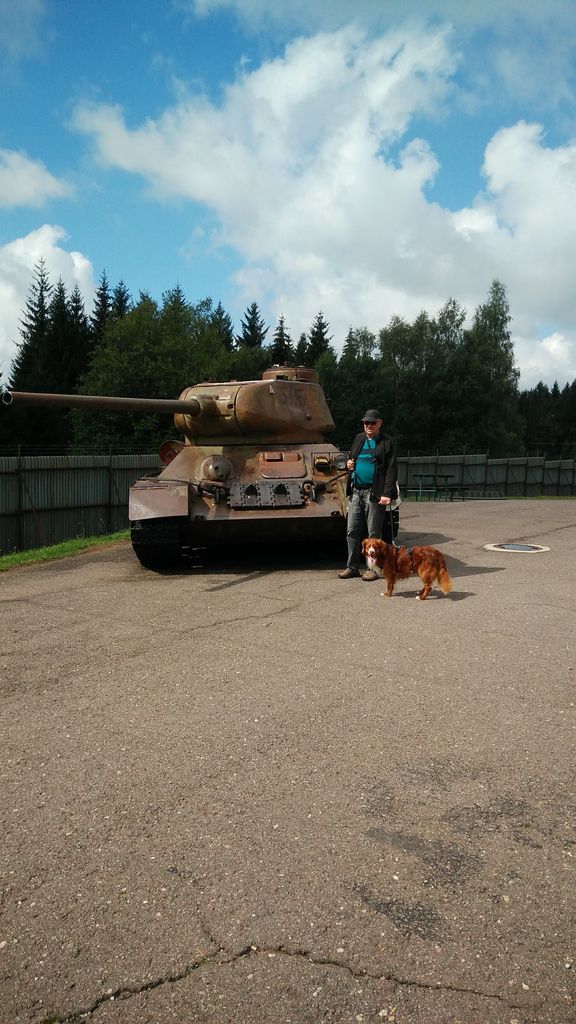 jeden z tanku a pes :D